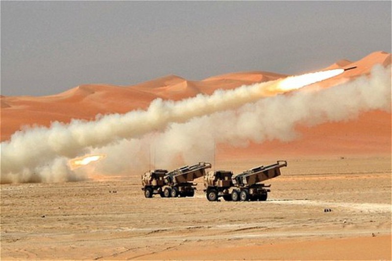 Hệ thống Tên lửa Pháo binh Cơ động Cao (HIMARS) M142 của Mỹ khai hoả.