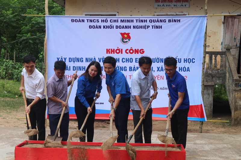 Nhiều công trình được khởi công, góp phần nâng cao đời sống nhân dân miền núi, vùng đặc biệt khó khăn.