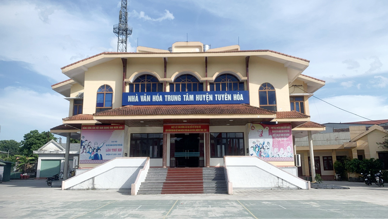 Trung tâm Văn hóa, Thông tin-Thể thao huyện Tuyên Hóa và Đài Truyền thanh-Truyền hình huyện hợp nhất thành Trung tâm VH-TT-TT huyện.