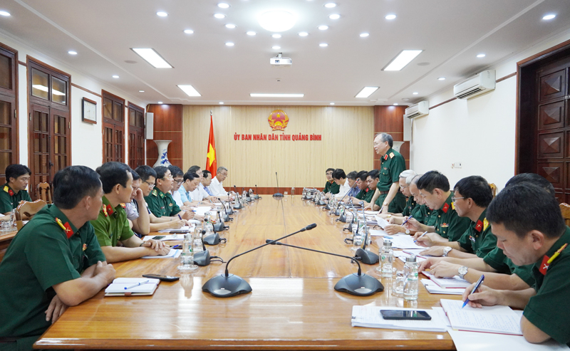 Toàn cảnh cuộc làm việc của Đoàn kiểm tra của Ủy ban Quốc gia Ứng phó sự cố thiên tai và tìm kiếm cứu nạn tại UBND tỉnh.