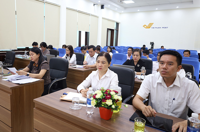 Các đại biểu tham dự hội nghị. 