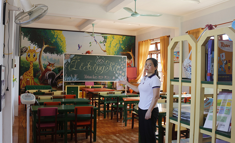 Phòng thư viện của Trường TH Liên Sơn trở thành phòng học “bất đắc dĩ”, do thiếu phòng học.