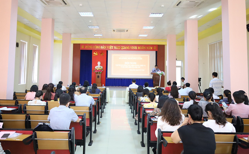 Tham gia lớp tập huấn có 104 học viên là lãnh đạo, công chức, viên chức các sở, ban, ngành đoàn thể, đơn vị cấp tỉnh.