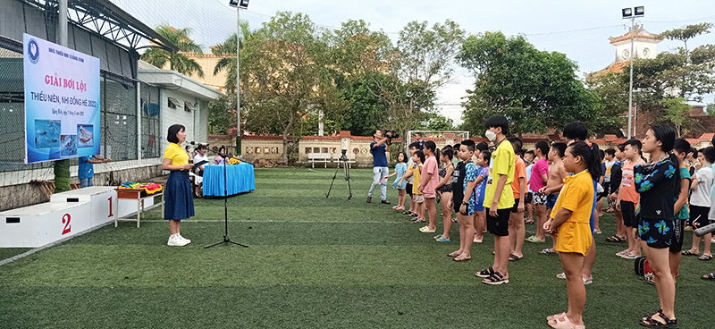 Toàn cảnh khai mạc “Giải bơi lội thiếu niên nhi đồng” năm 2022