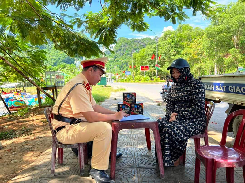 Lực lượng cảnh sát giao thông tăng cường tuần tra, bảo đảm TTATGT trên các tuyến đường trong dịp nghỉ lễ.