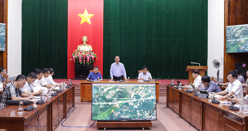 Toàn cảnh buổi làm việc.
