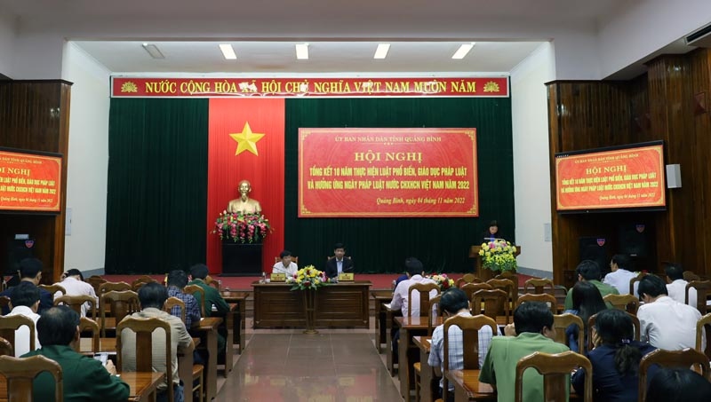 Các đại biểu tham dự tại hội nghị.