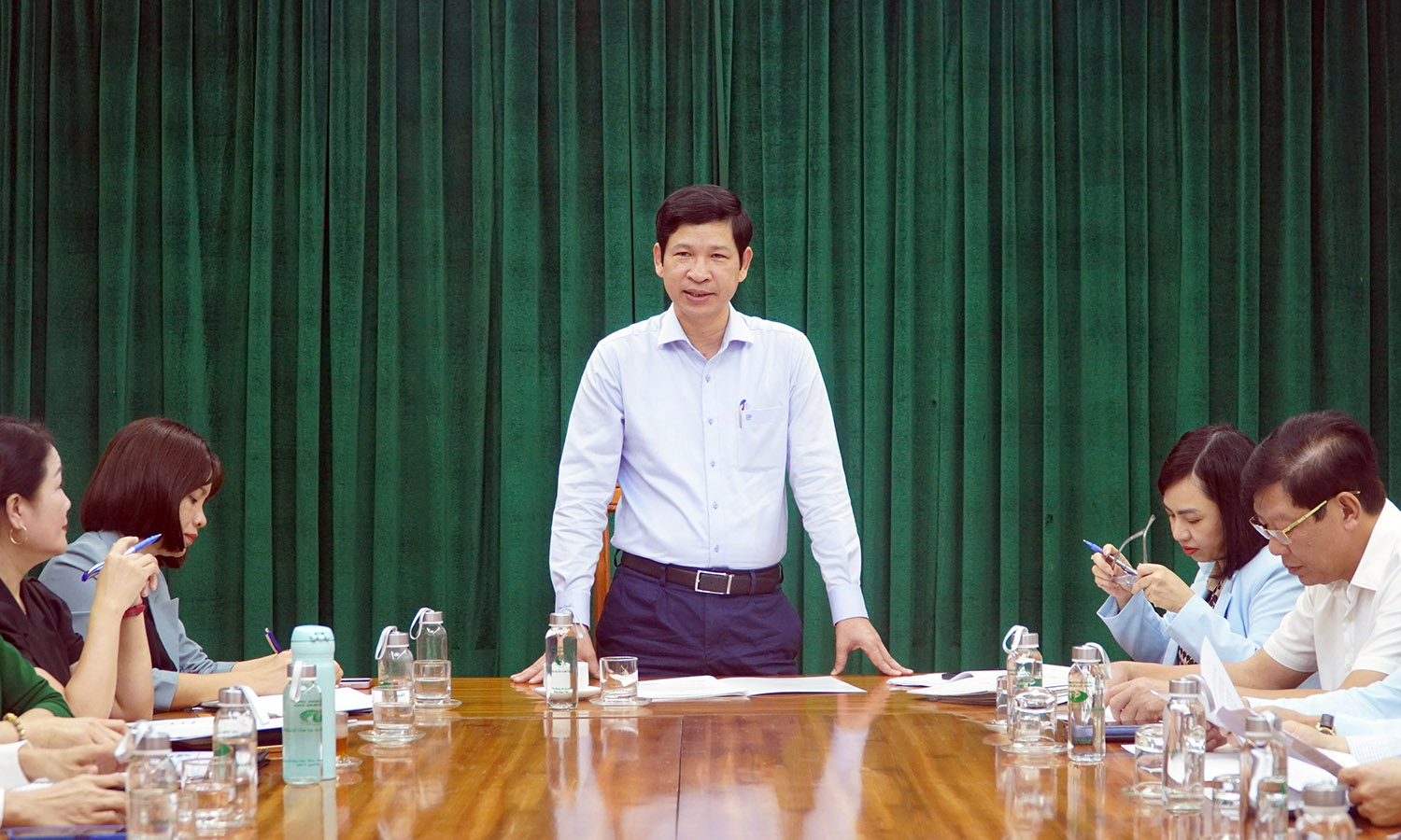 Đồng chí Phó Chủ tịch UBND tỉnh Hồ An Phong phát biểu tại buổi làm việc.