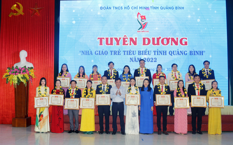 Tuyên dương 20 “Nhà giáo trẻ tiêu biểu” năm 2022.
