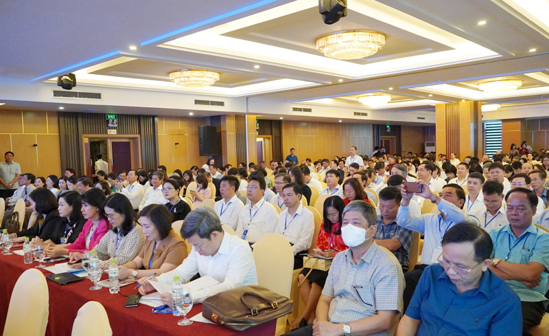 Các đại biểu tham dự hội nghị.