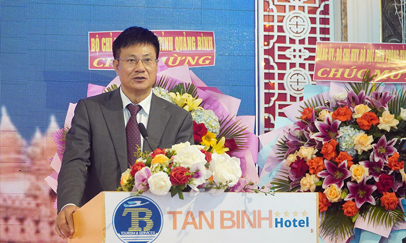 Đồng chí Lương Ngọc Bính, Chủ tịch Hội liên hiệp các tổ chức hữu nghị tiny phát biểu tại buổi gặp mặt