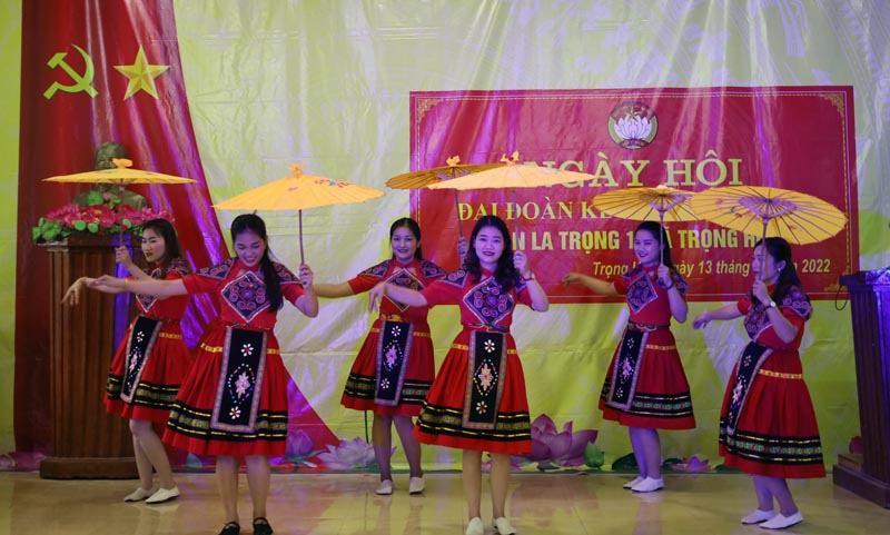 Một tiết mục văn nghệ tại ngày hội.