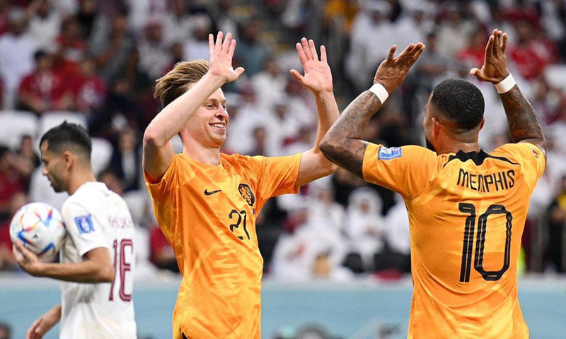 Hà Lan dễ dàng có được chiến thắng 2-0 ở lượt trận cuối bảng A để trở thành đội bóng tiếp theo bước tiếp vào vòng trong tại World Cup 2022. (Ảnh: FIFA)