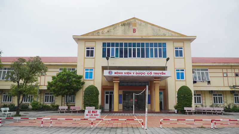 Bệnh viện Y Dược cổ truyền tỉnh vắng hoe vì không có bệnh nhân đến khám.