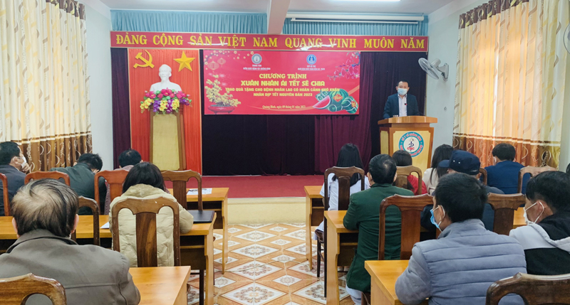 Sáng 9/1/2023, bệnh nhân lao Quảng Bình có hoàn cảnh khó khăn được nhận quà Tết từ Quỹ Hỗ trợ người bệnh chiến thắng bệnh lao-PASTB tại CDC Quảng Bình.
