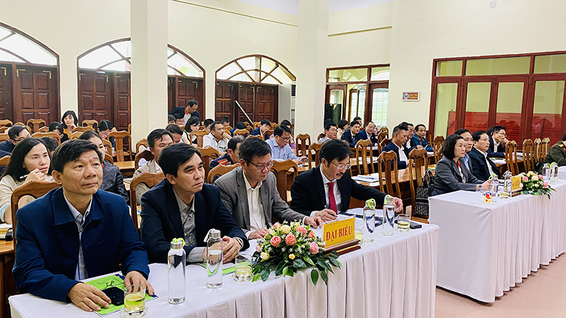 Các đại biểu dự hội nghị.