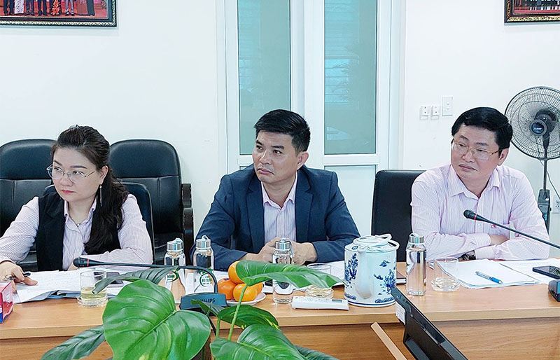 Các đại biểu tham dự tại phiên họp