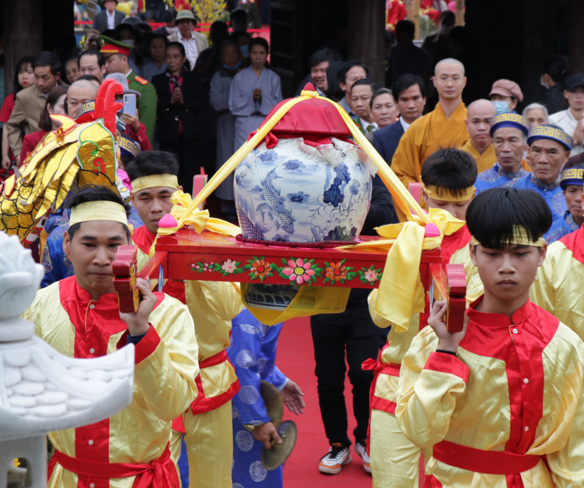 Lễ rước nước từ vực An Sinh (xã Trường Thủy, Lệ Thủy) là một trong những nghi thức quan trọng trong khuôn khổ lễ hội. 