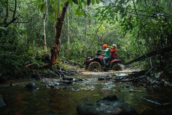 Tour mô tô địa hình khám phá rừng lim sẽ rất hấp dẫn đối với du khách.
