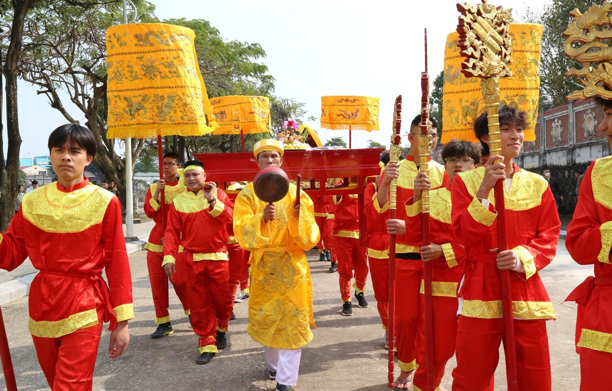 Nghi thức rước nước tại lễ hội Đền Xã Tắc năm 2023. (Ảnh minh họa: Thanh Vân/TTXVN)
