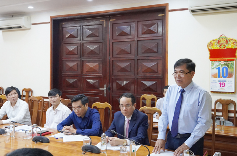 Đồng chí Phó Chủ tịch Thường trực UBND tỉnh Đoàn Ngọc Lâm phát biểu tại hội nghị.