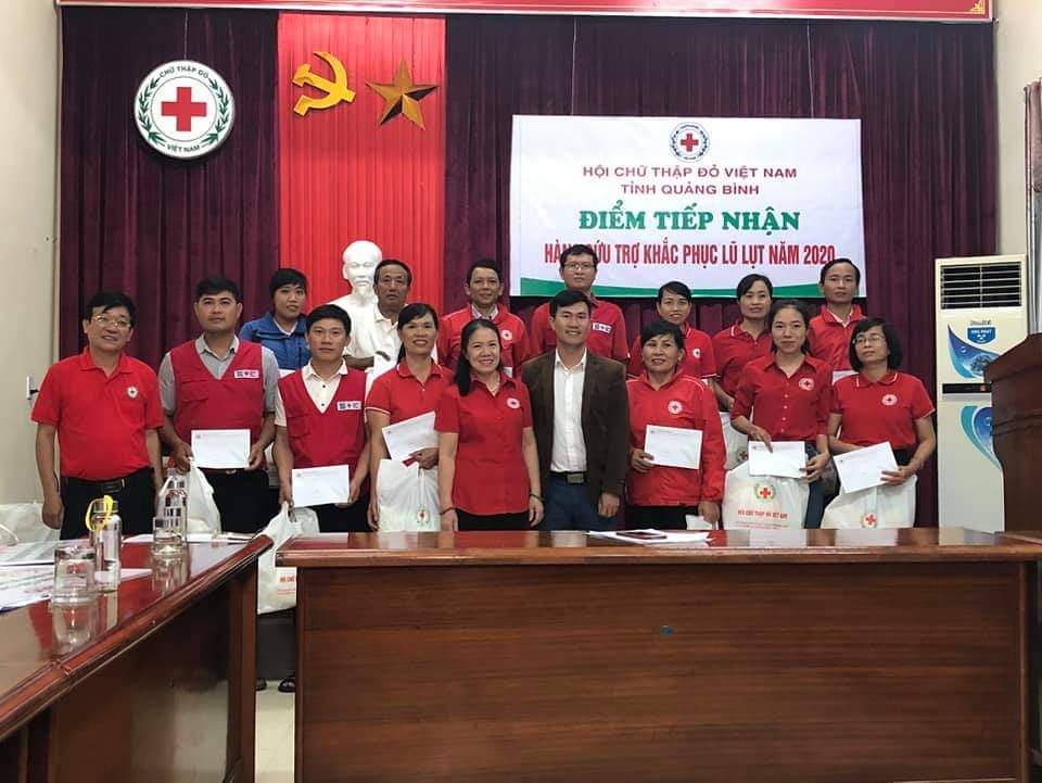 MEDLATEC Quảng Bình đồng hành, sẻ chia khó khăn cùng người dân trên địa bàn tỉnh.