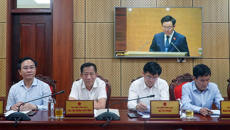 Các đại biểu tham dự phiên họp
