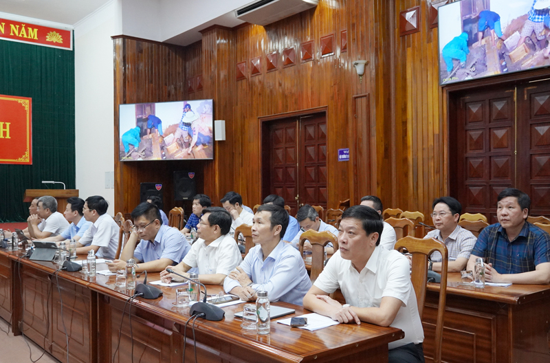 Các đại biểu dự hội nghị tại điểm cầu Quảng Bình.