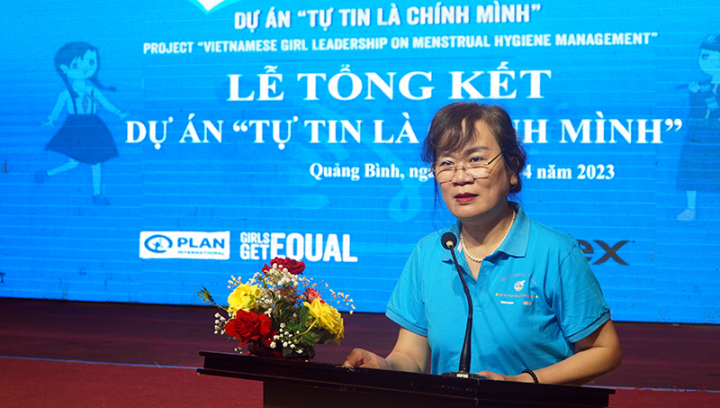 Đồng chí Trương Thị Thu Thủy, Ủy viên Đoàn Chủ tịch, Trưởng ban Gia đình xã hội Trung ương Hội LHPN Việt Nam phát biểu tại buổi lễ