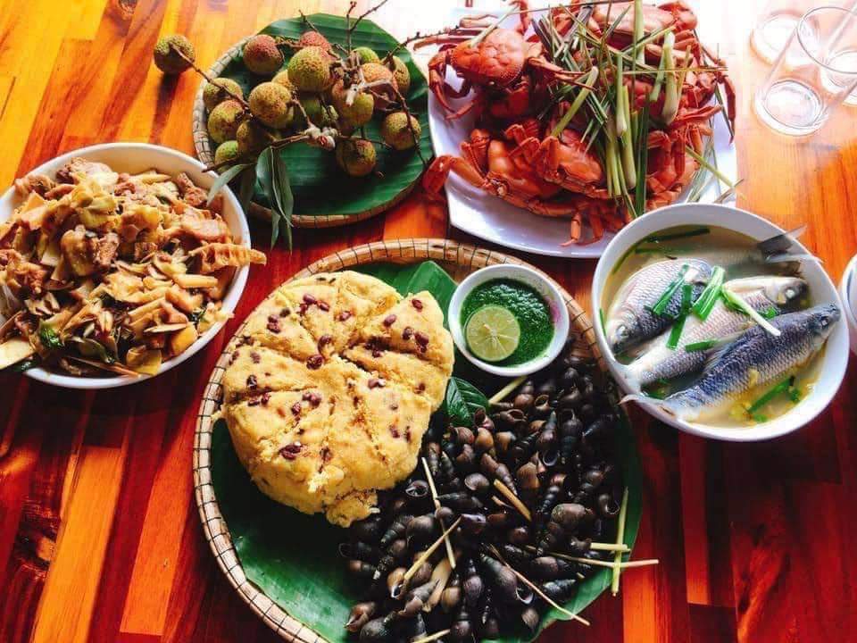  Lên Minh Hóa dịp rằm tháng ba, du khách sẽ được thưởng thức những món đặc sản của vùng đất này, trong đó có bồi, ốc.