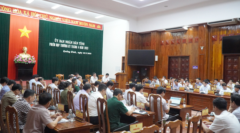 Toàn cảnh phiên họp thường kỳ tháng 4.