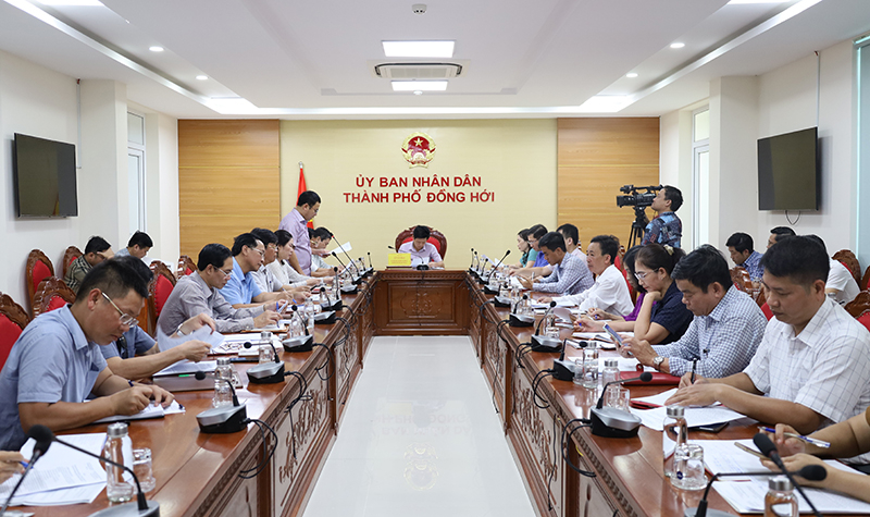 Toàn cảnh buổi làm việc.
