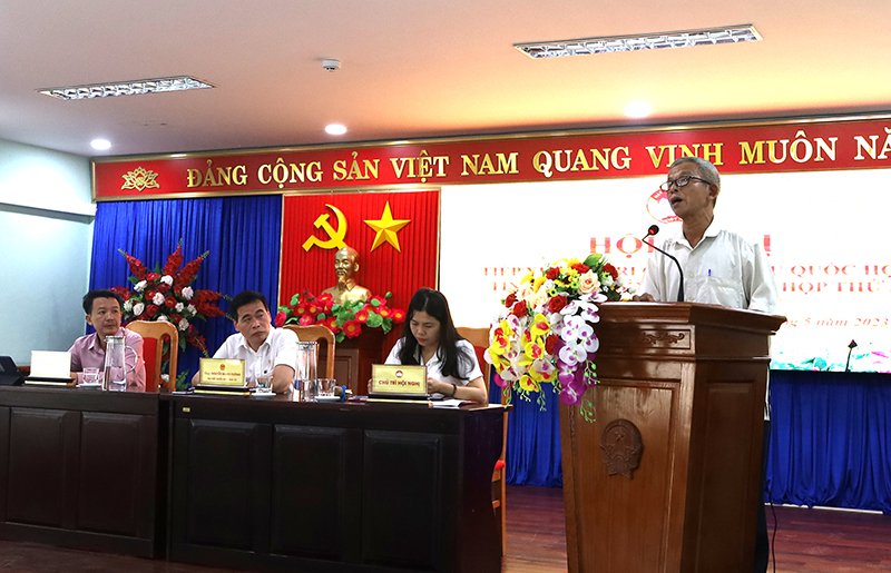 Tổ ĐBQH lắng nghe ý kiến của cử tri.
