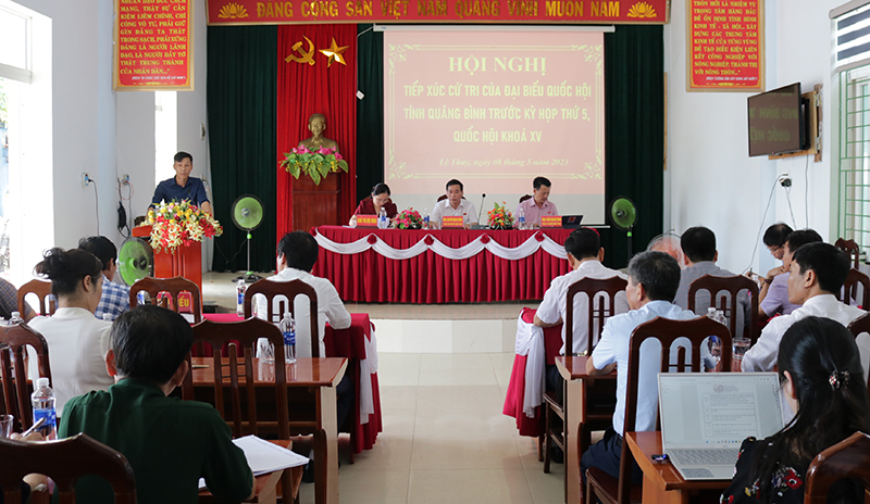 ĐBQH tiếp xúc với cử tri huyện Lệ Thủy.