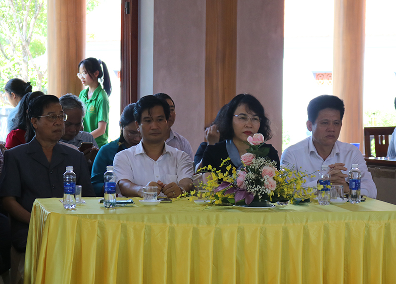 Các đại biểu tham gia đại lễ.