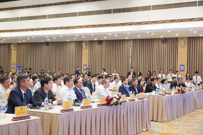 Các đại biểu dự hội nghị.