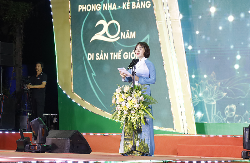 Chủ tịch Hội LHPN tỉnh Diệp Thị Minh Quyết phát biểu khai mạc chương trình.