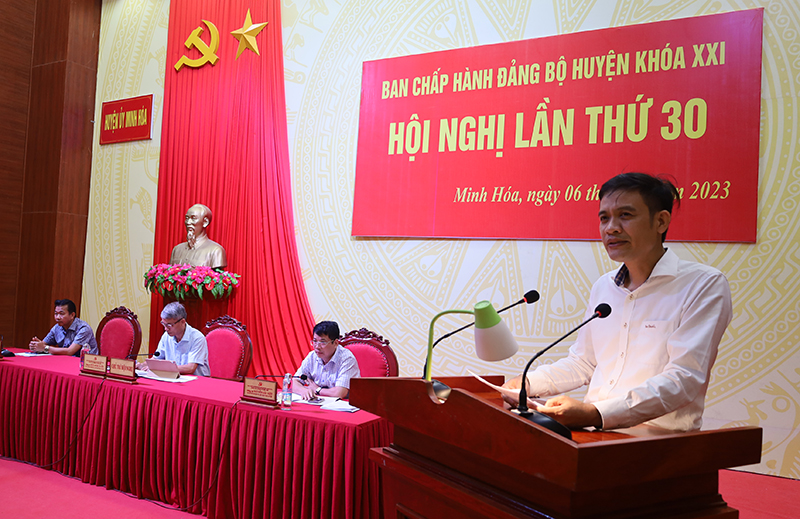Đại biểu phát biểu tham luận tại hội nghị.