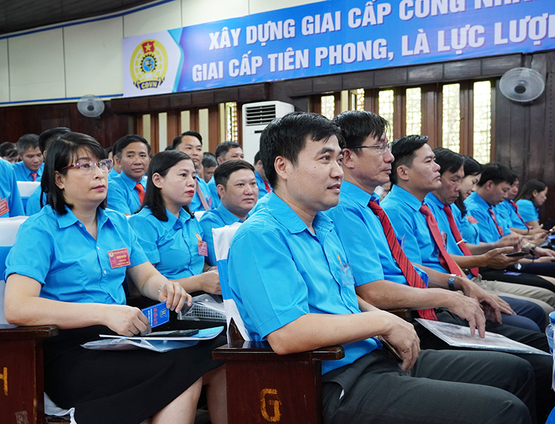 Các đại biểu dự đại hội.