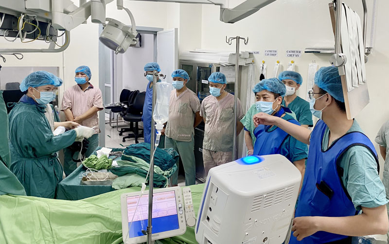 Cử tri và Nhân dân băn khoăn danh mục thuốc bảo hiểm y tế còn hạn chế, chưa đáp ứng yêu cầu chữa bệnh của đa số người dân. 