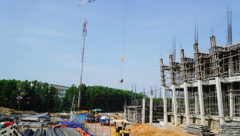 Ủy ban MTTQVN tỉnh đề nghị HĐND, UBND tỉnh tiếp tục chỉ đạo đẩy mạnh giải ngân vốn đầu tư công, thực hiện đảm bảo kế hoạch các công trình trọng điểm trên địa bàn tỉnh.
