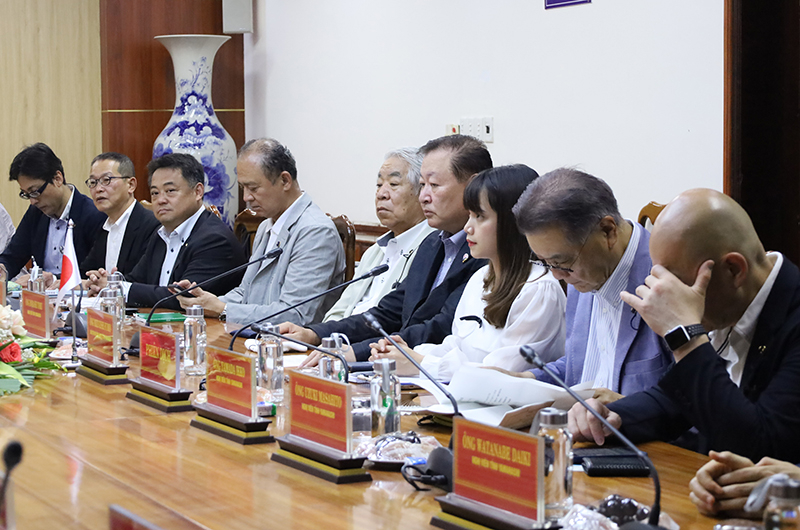 Các thành viên đoàn Hội đồng Nghị sỹ tỉnh Yamanashi tham gia buổi làm việc.