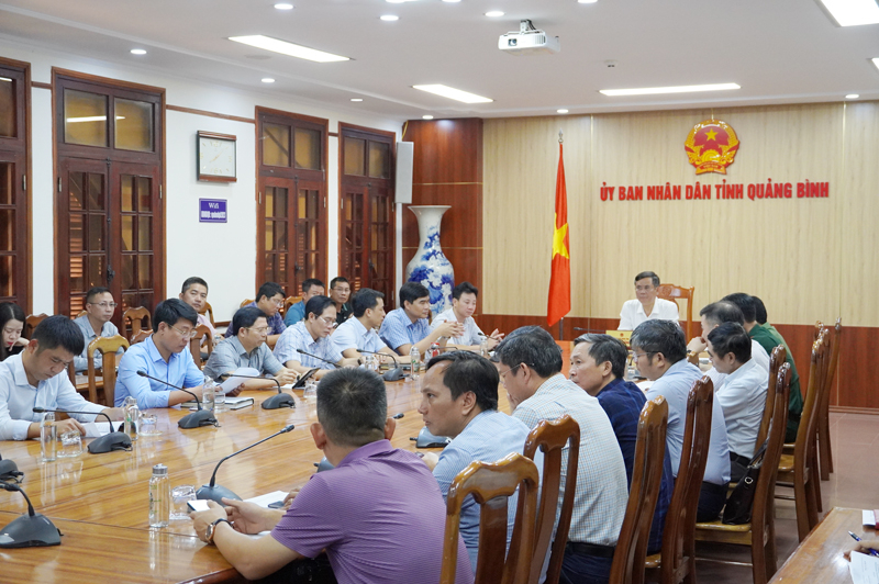 Các đại biểu dự phiên họp ở điểm cầu Quảng Bình.