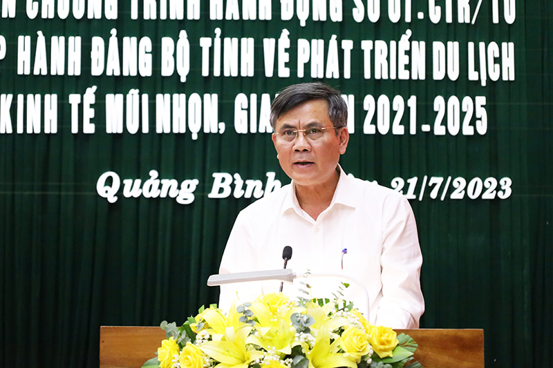 Đồng chí Chủ tịch UBND tỉnh Trần Thắng phát biểu khai mạc hội nghị.