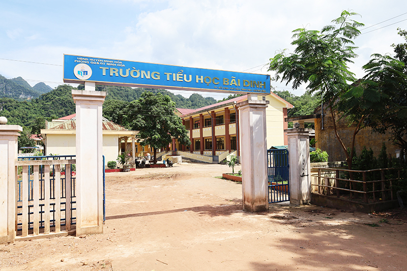 Trường tiểu học Bãi Dinh vừa mới được xây dựng thêm 2 phòng học và khuôn viên để chào đón năm học mới.