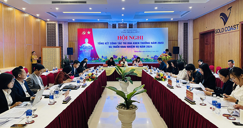 Toàn cảnh hội nghi tổng kết thi đua khen thưởng của Cụm thi đua số 3 (Bộ Ngoại giao).