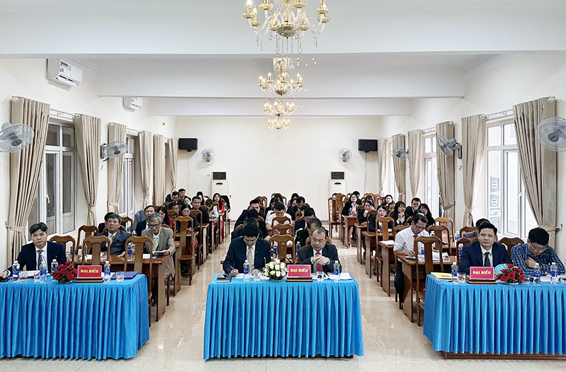 Các đại biểu dự hội nghị.