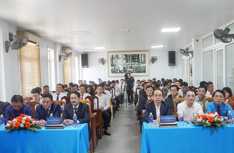 Các đại biểu dự hội nghị.