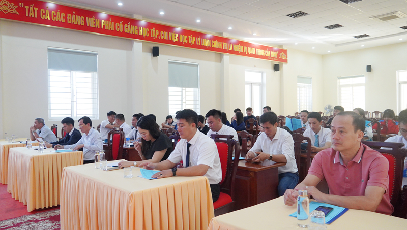 Các đại biểu tham dự hội nghị.
