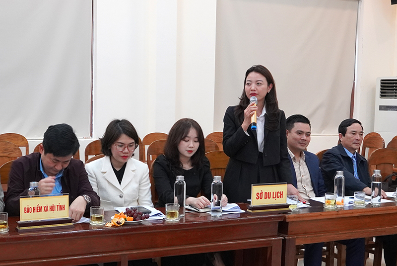 Đại diện lãnh đạo các đơn vị phát biểu.